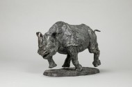 Charge du Rhino noir H:24cm-L:45cm